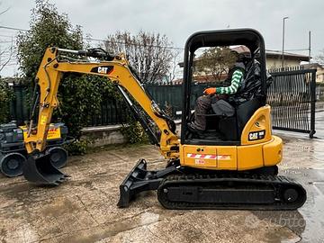E165 Mini escavatore 30 q Caterpillar 303E
