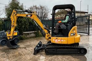 E165 Mini escavatore 30 q Caterpillar 303E