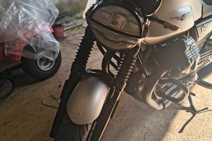 Moto Guzzi V7 Stone IV