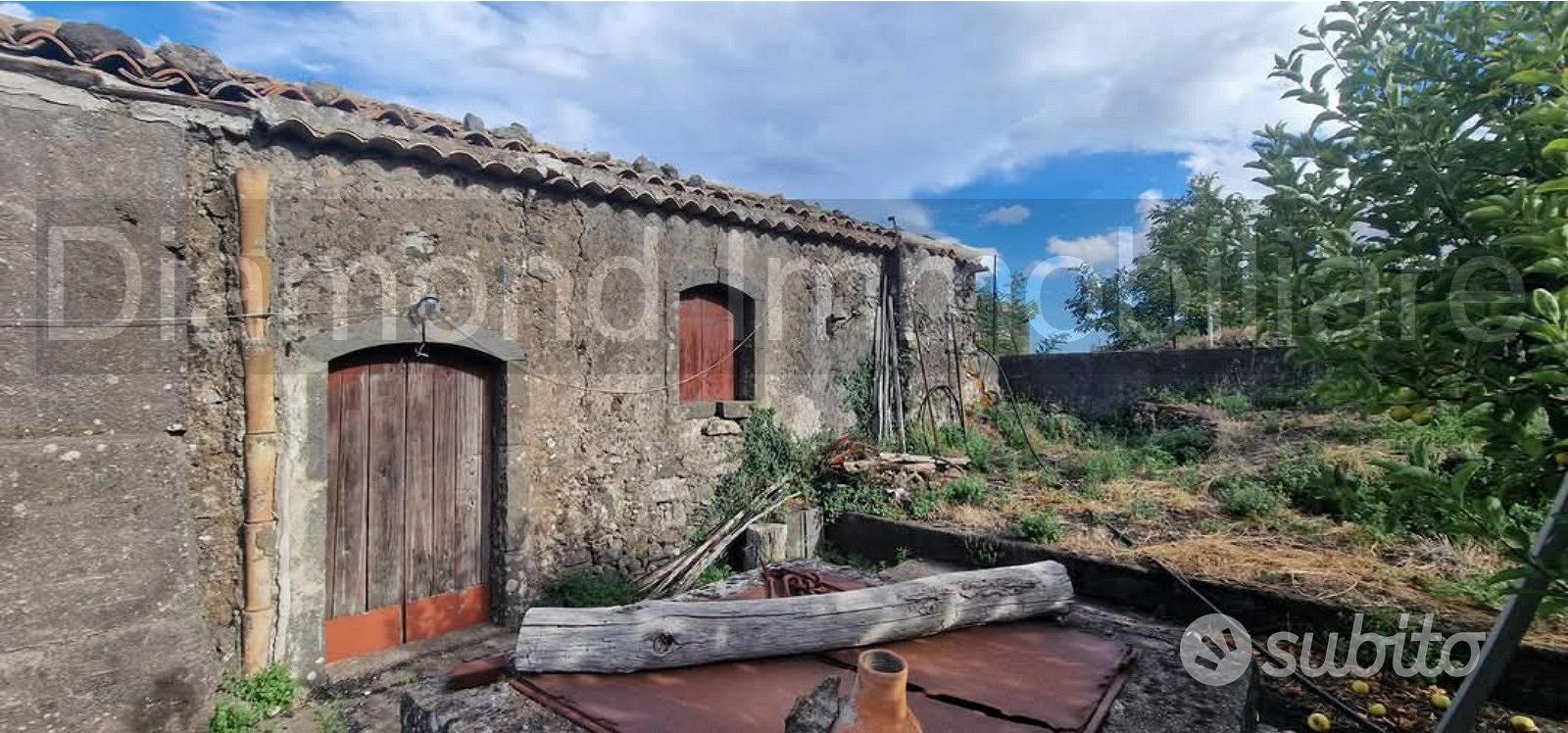 Terreno con fabbricato a Vena - Piedimonte Etneo - Vista 2