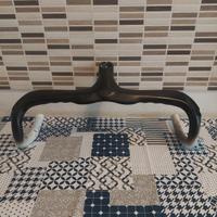 Manubrio integrato per bici da corsa 