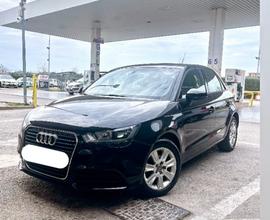 Audi A1 1.6 90 cv Total Black