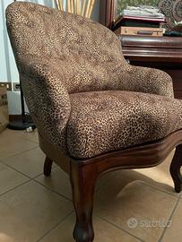 Poltrona Luigi Filippo in Noce Imbottita