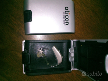 Apparecchio acustico sanitario