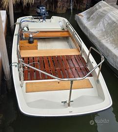 BOSTON WHALER 13 + motore Yamaha 25