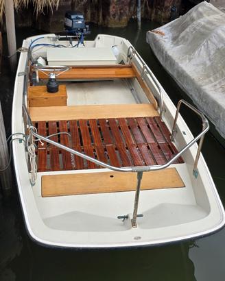 BOSTON WHALER 13 + motore Yamaha 25