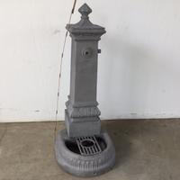 Fontana in ghisa da giardino