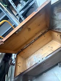 Cassapanca in legno