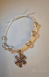 Bracciale con perline e ciondolo fiocco di neve 