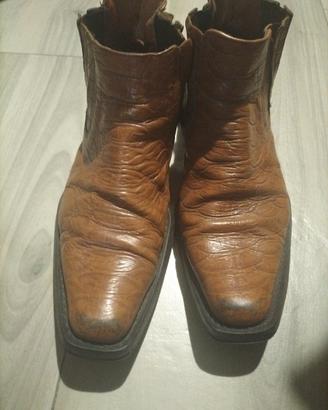 Stivali, Stivaletti artigianali in pelle pitonati 