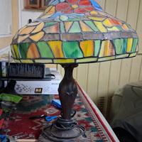 Due applique a muro,un lume stile tinfany