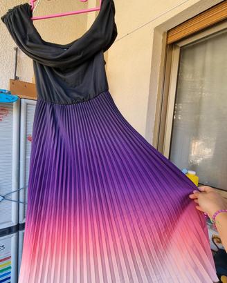 Vestito lungo a maniche corte e spalle scoperte 