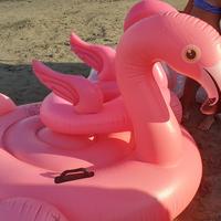 fenicottero gonfiabile  molto grande e occhialini 