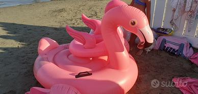 fenicottero gonfiabile  molto grande e occhialini 