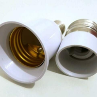 Adattatore E14 a E27 ed E27 a E14