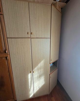 Armadio in legno