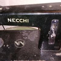 Macchina da cucire Necchi vintage