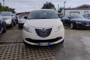 Lancia Ypsilon ecochic benzina metano 