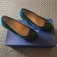 Favolose scarpe in camoscio e vernice colore verde