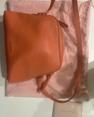 Borsa Coccinelle originale in pelle martellata
