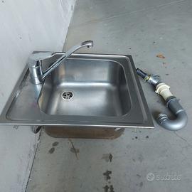 Lavello in acciaio 1 vasca con miscelatore