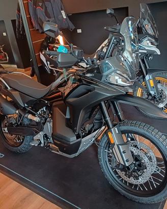 CFMOTO MT-X 800
