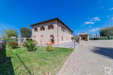 Affascinante casa colonica con ampio spazio estern
