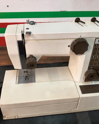 macchina da cucire necchi 702 