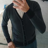 Cardigan DANKO Grigio con Profili Neri – 65% Lana 