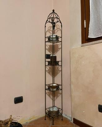 Colonna in ferro battutto
