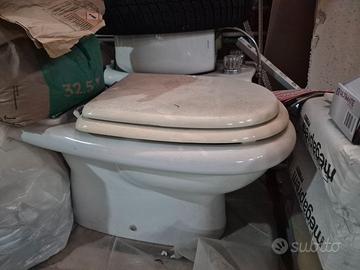 Sanitari usati in ceramica