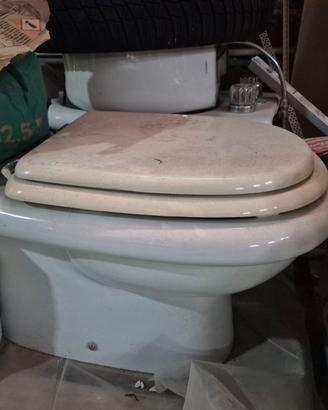 Sanitari usati in ceramica