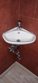 Lavabo con miscelatore