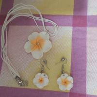 Completo collana e orecchini a fiore 