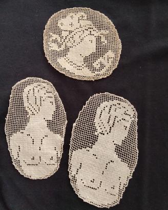 Tre piccoli centrini 