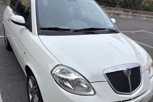 Lancia Ypsilon 1.4 8v Argento ecochic Gpl