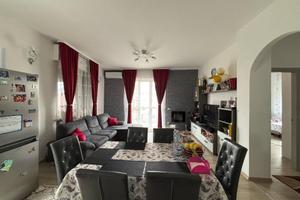 MORTARA VIC:TRILOCALE RISTRUTTURATO CON CANTINA E