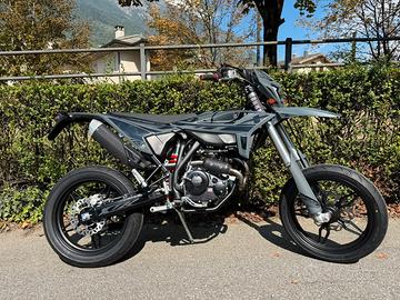 Beta RR 125 4T MOTARD X 2026 NUOVA
