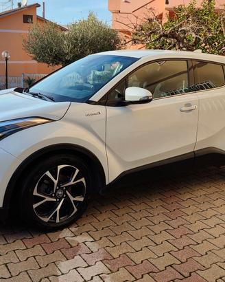 TOYOTA C-HR 1.8 CVT Trend 2019 ibrida 122 CV)
