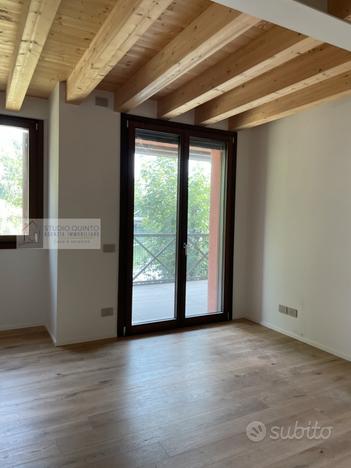 Appartamento con due camere e terrazza vista Sile