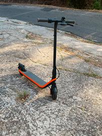 monopattino elettrico bambino marca ninebot C2 