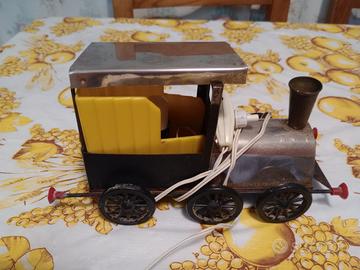 lampada che sta a sopra il televisore vintage 