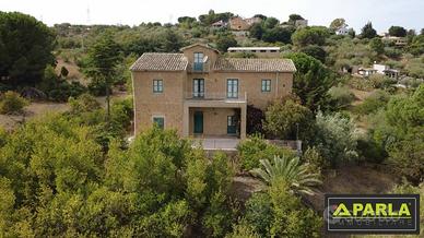 Villa di 11470 m² con più di 5 locali a Canicattì