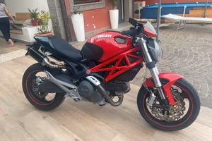 ducati monster 696+