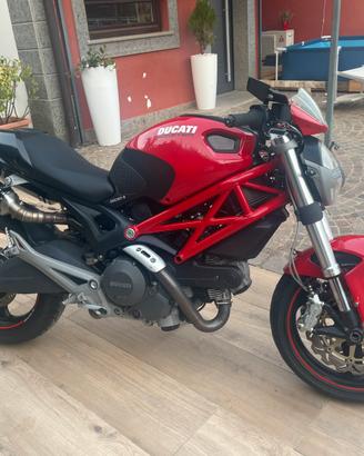 ducati monster 696+