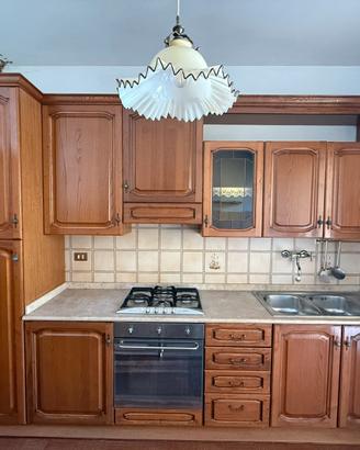 Cucina classica lineare in legno massiccio