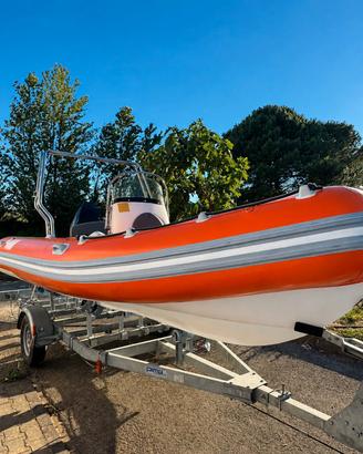 gommone con carrello