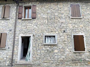 Casa indipendente di 70 m² con 2 locali e box auto