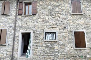 Casa indipendente di 70 m² con 2 locali e box auto