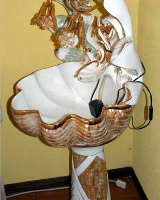 Fontana in ceramica, con luci e pompa